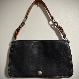 Vintage Coach N-E04S-9383 Black Leather Shoulder Bag